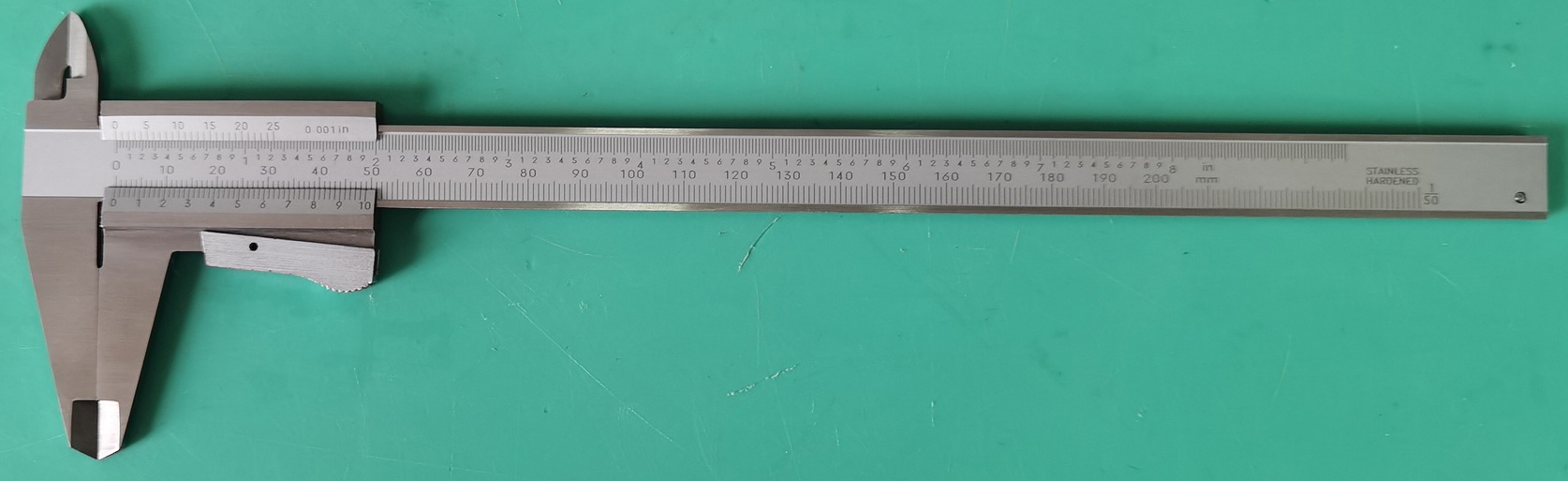Stainless Steel Mono-Block Vernier Caliper with Large Auto-Lock